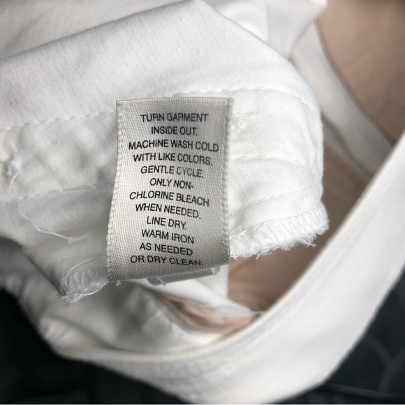 White House Black Market (WHBM) White Sailor 5” Shorts - Picture 8 of 9